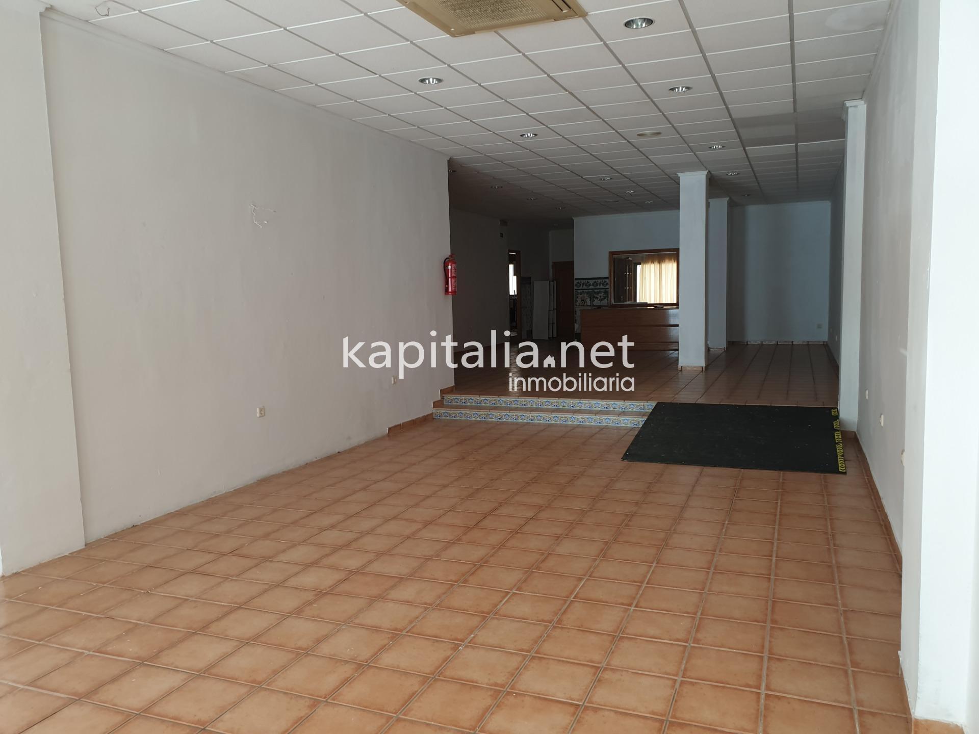 Commerce de détail dans Ontinyent, Valencia à vendre Photo du bâtiment- Image 1 de 15