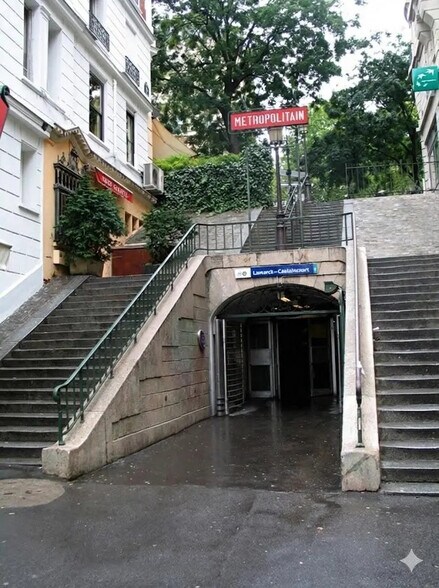 Retail in Paris for lease - Building Photo - Image 1 of 1