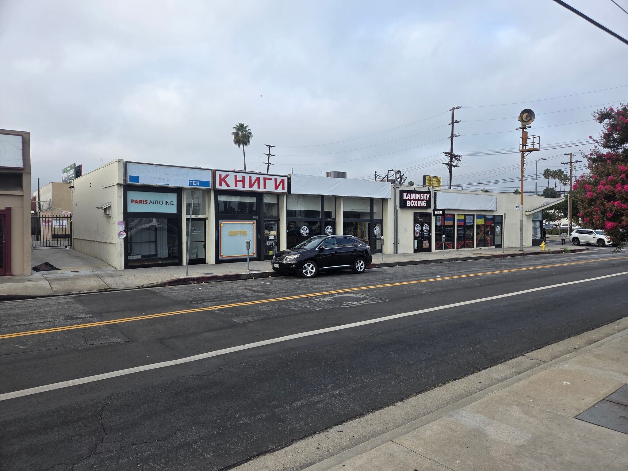 18458-18466 Clark St, Tarzana, CA for lease Building Photo- Image 1 of 2