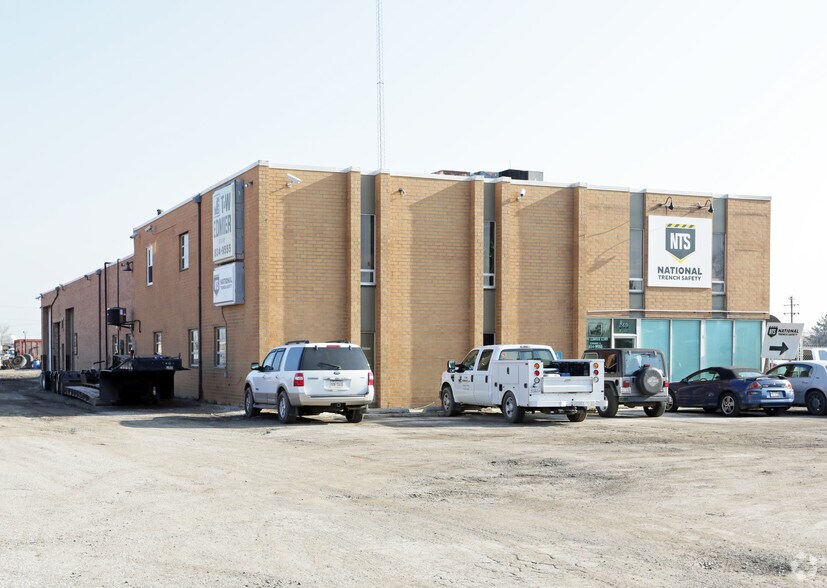 249 W Lake St, Elmhurst, IL à vendre - Photo du bâtiment - Image 2 de 5