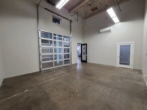 2195 Hyacinth St NE, Salem, OR for lease Interior Photo- Image 1 of 3