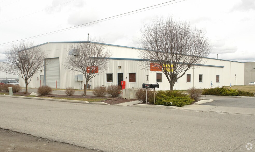 2210 N Dollar Rd, Spokane, WA à vendre - Photo du bâtiment - Image 2 de 3
