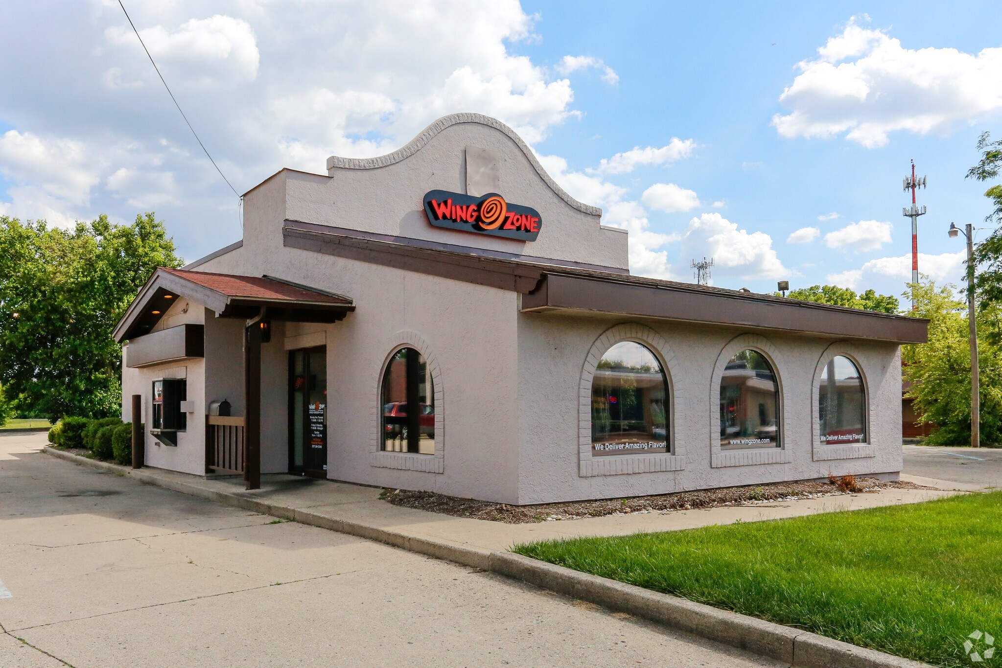 654 E Dixie Dr, Dayton, OH à vendre Photo principale- Image 1 de 1