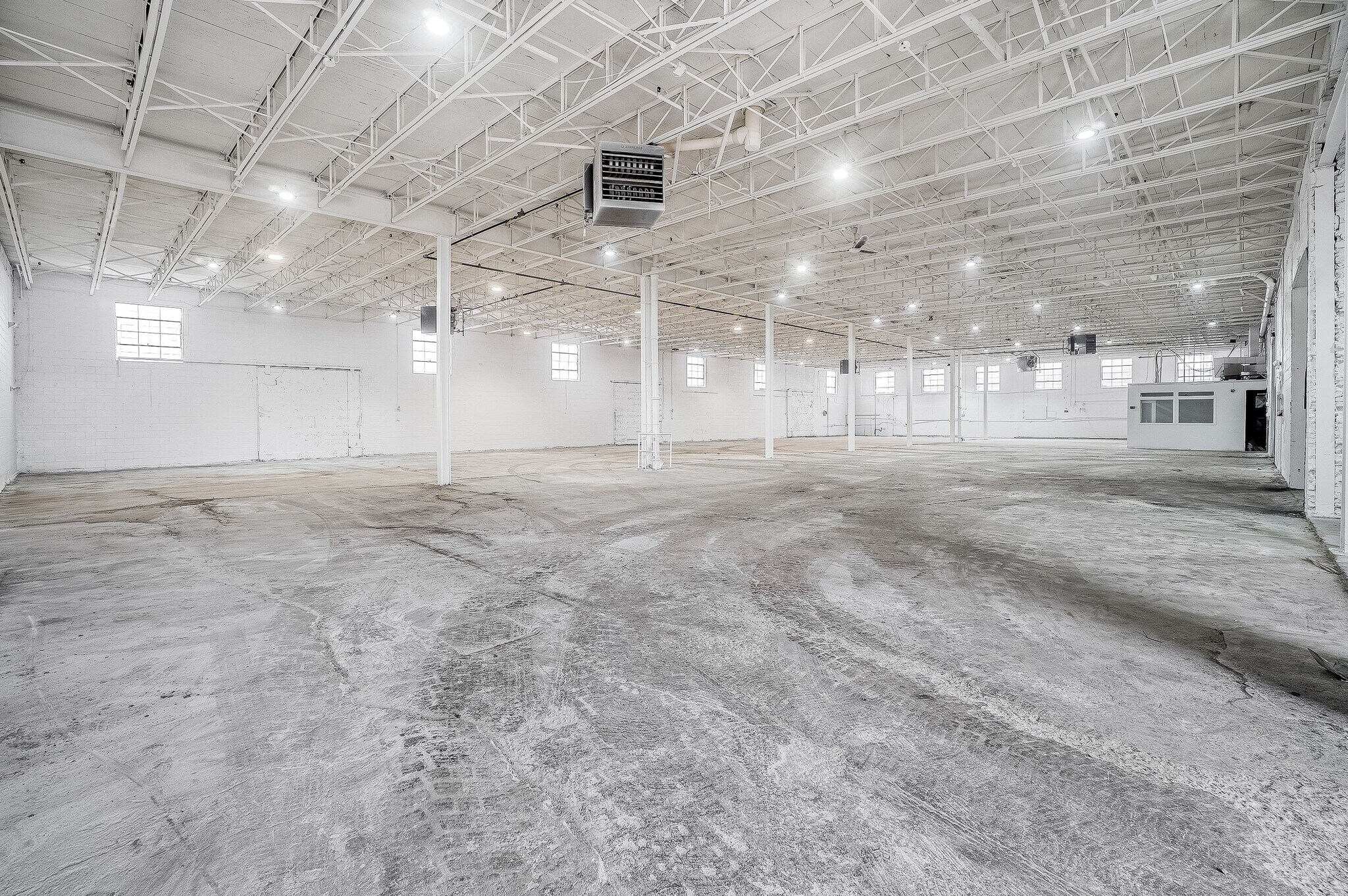 5665 Rue Paré, Mt Royal, QC for sale Building Photo- Image 1 of 1