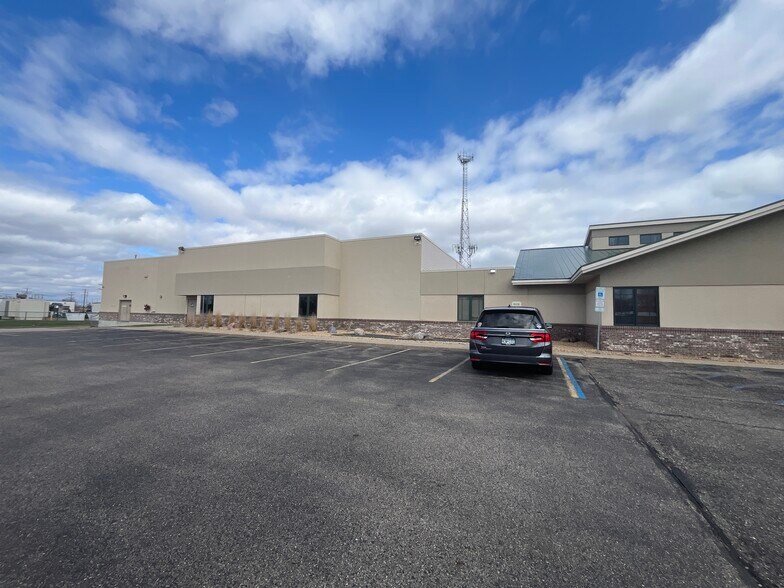 342 42nd St S, Fargo, ND à vendre - Photo du bâtiment - Image 2 de 17