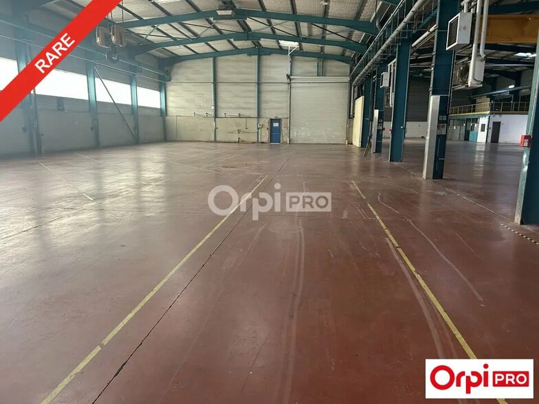 Flex in Portes-lès-Valence for lease - Interior Photo - Image 2 of 7