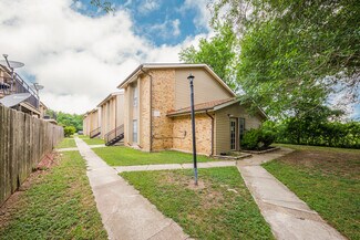 Plus de détails pour 700 N Medina St, Lockhart, TX - Multi-résidentiel à vendre