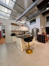 610 Elm St, McKinney, TX for lease Interior Photo- Image 1 of 13