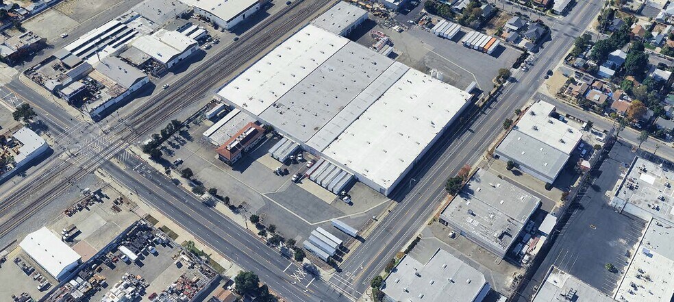 159 San Antonio Ave, Pomona, CA for lease - Building Photo - Image 1 of 3