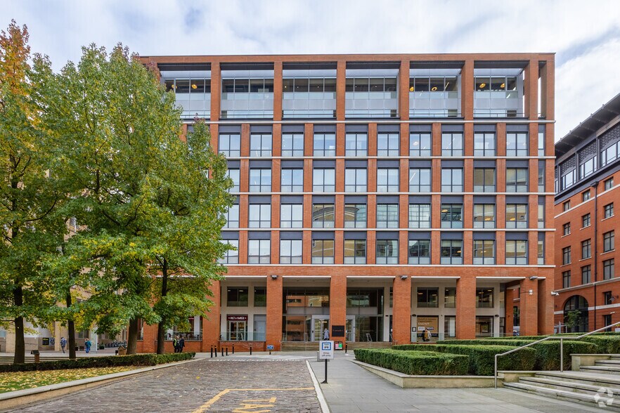 6 Brindley Pl, Birmingham à louer - Photo du bâtiment - Image 2 de 3