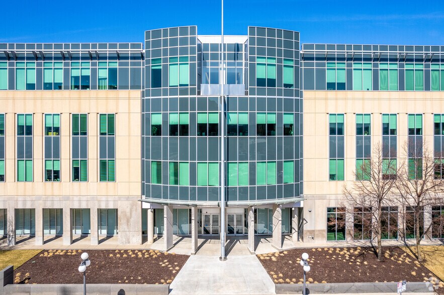 110 E Court Ave, Des Moines, IA à louer - Photo du bâtiment - Image 3 de 8