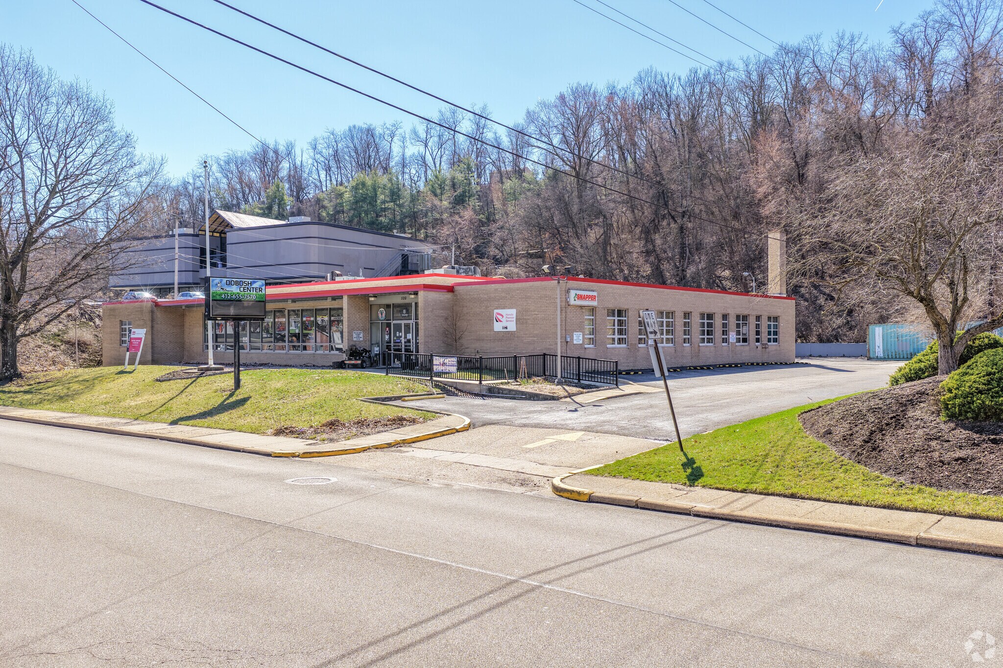 520 E Bruceton Rd, Pittsburgh, PA à louer Photo principale- Image 1 de 10