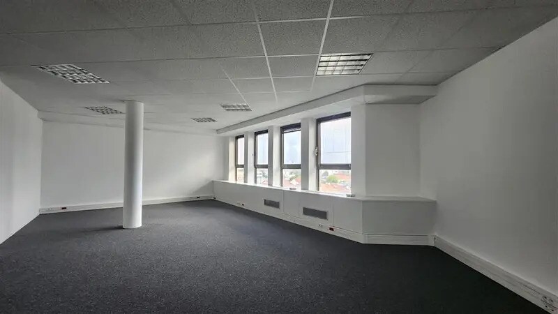 Bureau dans La Garenne-Colombes à louer - Photo intérieure - Image 3 de 7