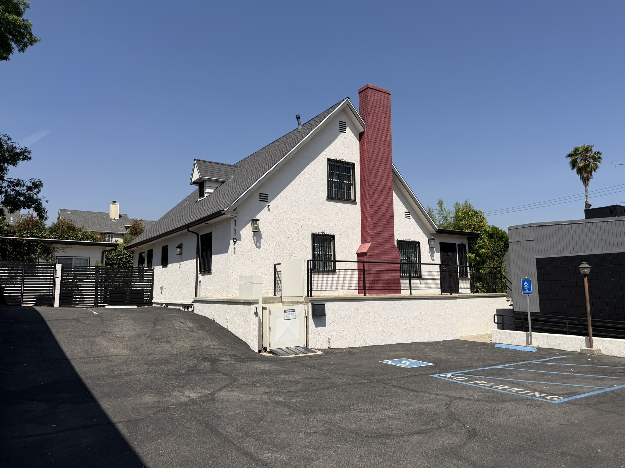 1191 E Walnut St, Pasadena, CA for lease Primary Photo- Image 1 of 22