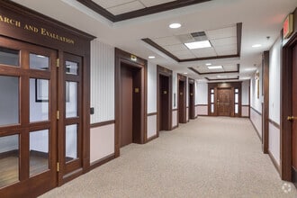 325 W Main St, Louisville, KY for lease Interior Photo- Image 1 of 4