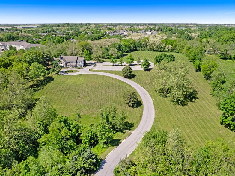 2820-2840 NW Barry Rd, Kansas City, MO for sale - Aerial - Image 3 of 4