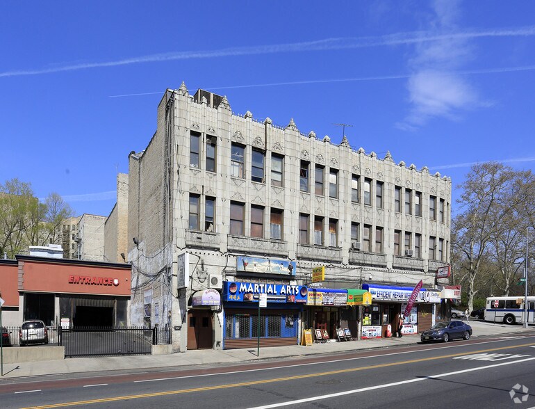 1877 Webster Ave, Bronx, NY à louer - Photo du bâtiment - Image 2 de 4