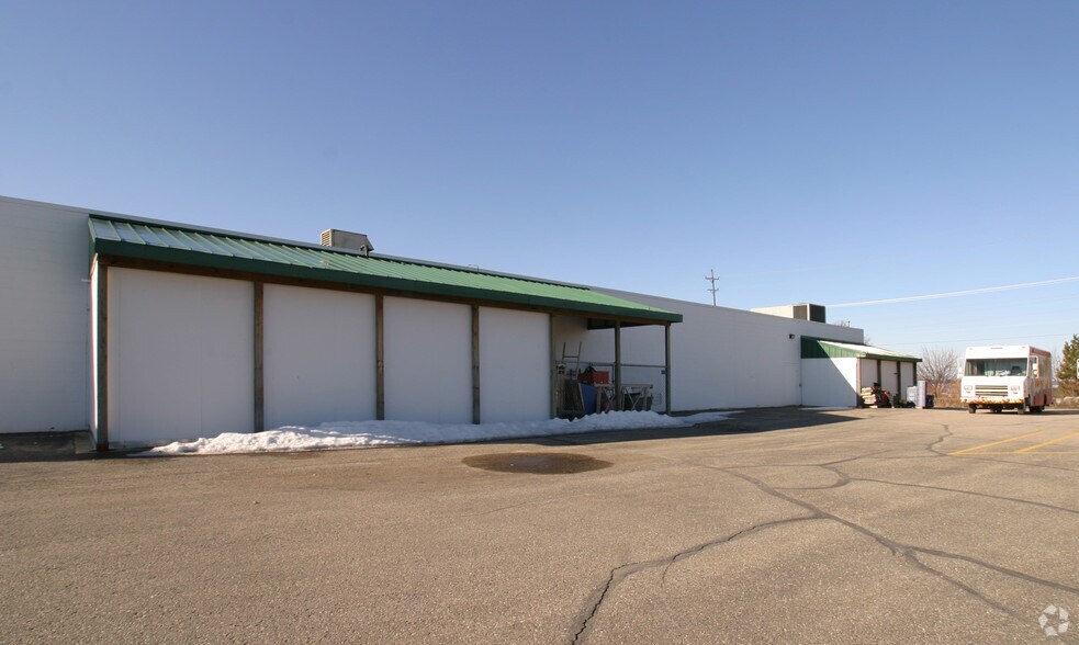 604 S Mitchell St, Cadillac, MI à louer - Photo du bâtiment - Image 2 de 8