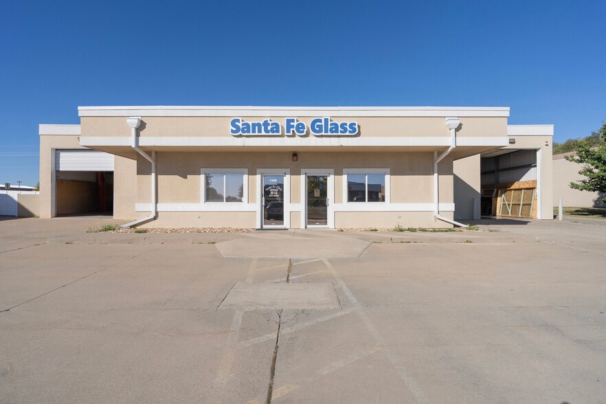 1324-1328 SW Market St, Lee's Summit, MO for lease - Building Photo - Image 1 of 28