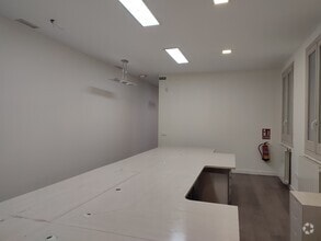 Office in Madrid, Madrid for lease Interior Photo- Image 2 of 3