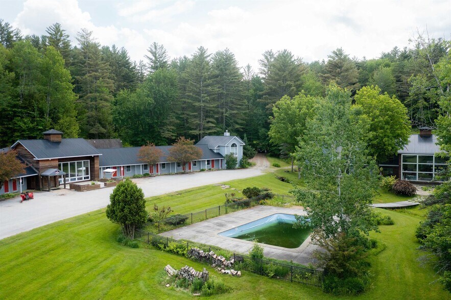 1007 Mountain Rd, Stowe, VT for sale - Building Photo - Image 3 of 9