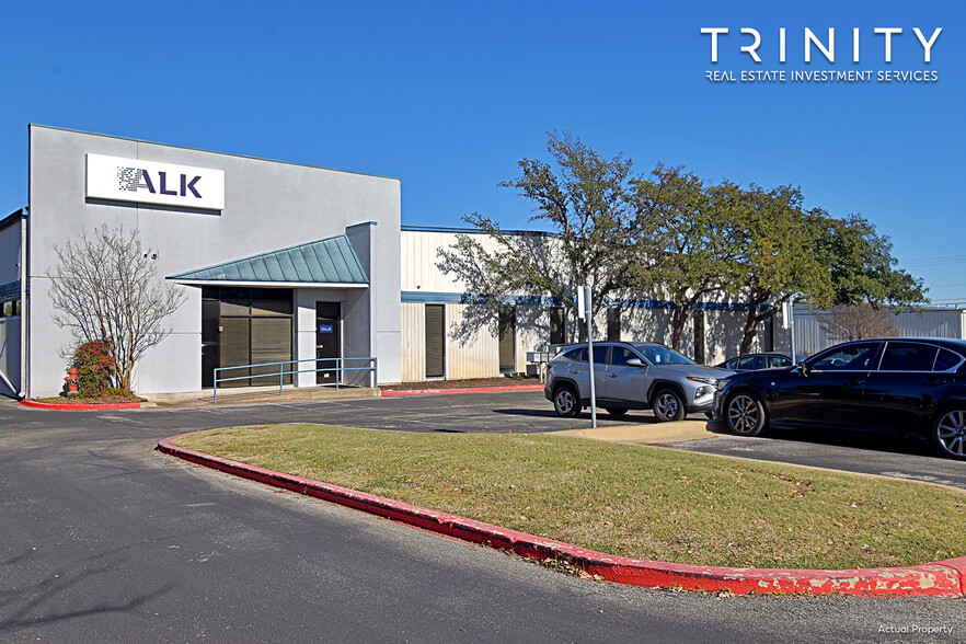 1700 Royston Ln, Round Rock, TX for lease - Building Photo - Image 1 of 13