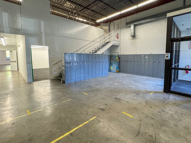 14 Blackstone Valley Pl, Lincoln, RI for lease - Building Photo - Image 3 of 9