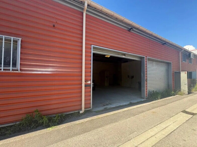 Industrial in Aubagne for lease - Building Photo - Image 2 of 6