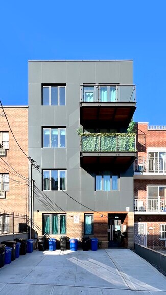 Plus de détails pour 5615 Van Cleef St, Flushing, NY - Multi-résidentiel à vendre