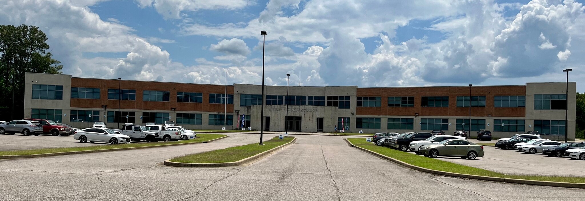 2800 Grays Creek Dr portfolio of 2 properties for sale on LoopNet.ca Primary Photo- Image 1 of 24