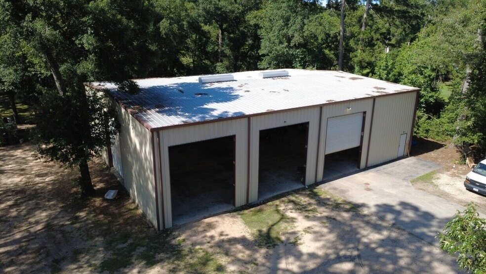 9224 Sharyn Dr, Conroe, TX for lease - Primary Photo - Image 1 of 1