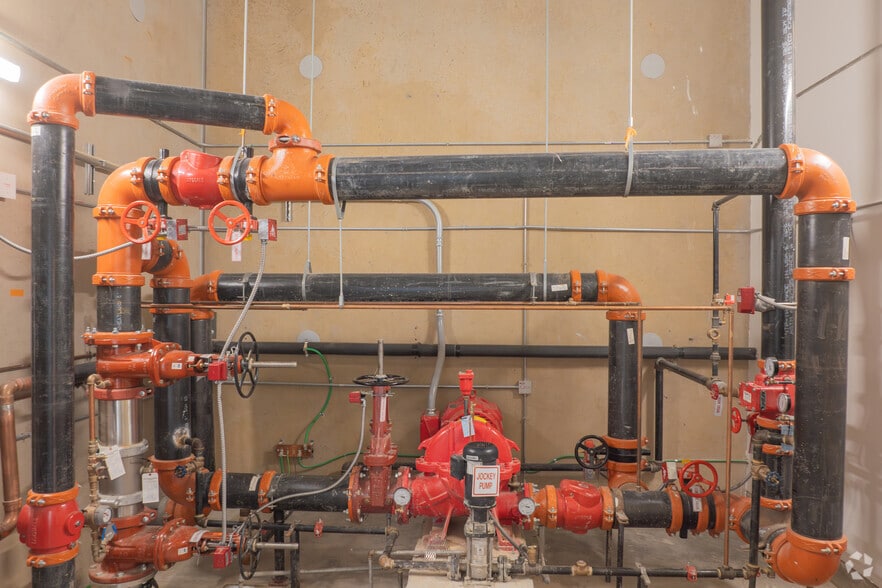 2250 114th St, Grand Prairie, TX for sale - Interior Photo - Image 2 of 32