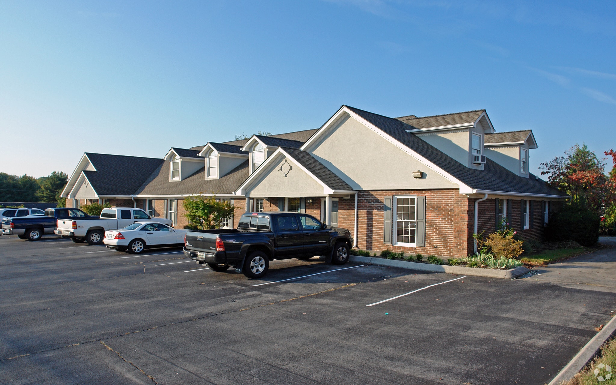 117 SW Huxley Rd, Knoxville, TN for lease Primary Photo- Image 1 of 7