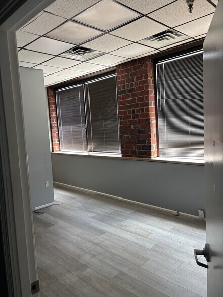 401-403 Maclean Ave, Louisville, KY à louer - Photo du bâtiment - Image 2 de 7