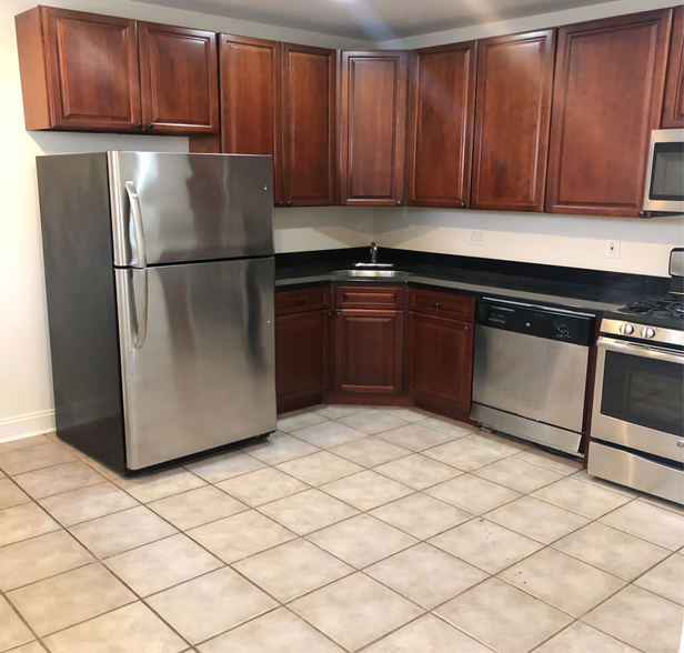 1545 Page St, Philadelphia, PA à vendre - Photo du bâtiment - Image 2 de 5