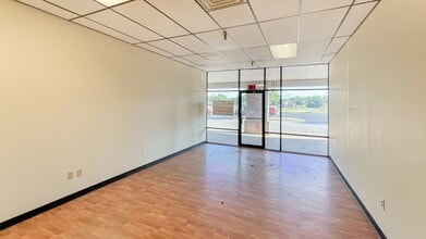 137-205 E Lincoln Trail Blvd, Radcliff, KY for lease Interior Photo- Image 2 of 4