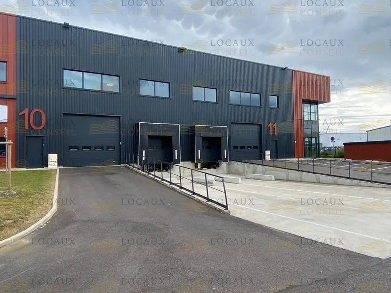 12 Rue De L'Equerre, Saint-Ouen-l'Aumône for lease - Building Photo - Image 3 of 5