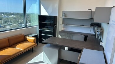 19790 W Dixie Hwy, Aventura, FL for lease Interior Photo- Image 2 of 5