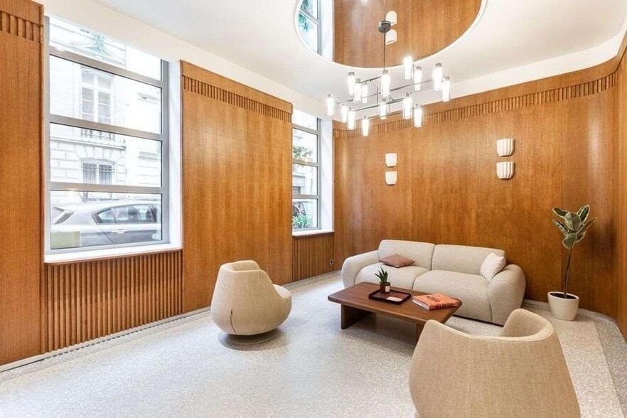32 Rue De La Bienfaisance, Paris for lease - Building Photo - Image 3 of 21