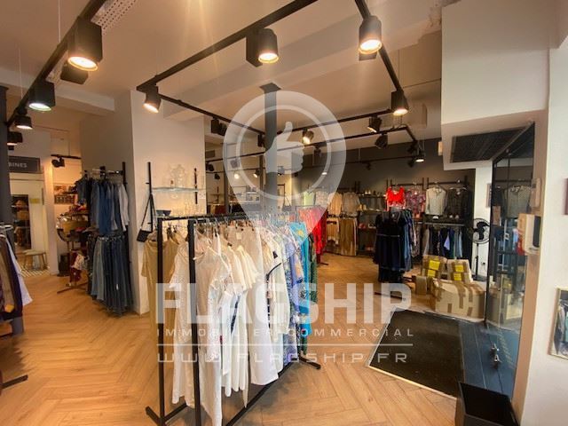 Retail in Paris for lease - Interior Photo - Image 2 of 9