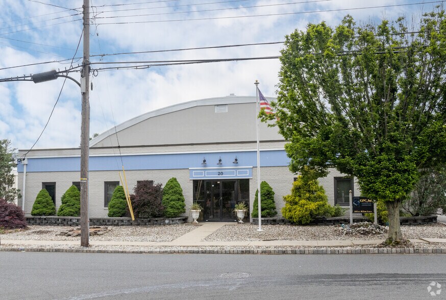 20 E Willow St, Millburn, NJ à vendre - Photo du bâtiment - Image 3 de 3