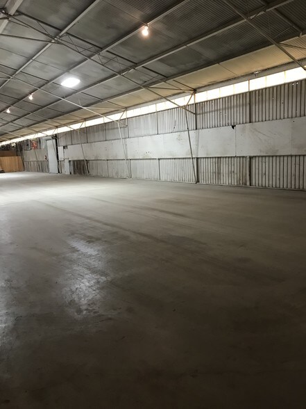 300 W Central Ave, Comanche, TX à vendre - Photo intérieure - Image 3 de 11