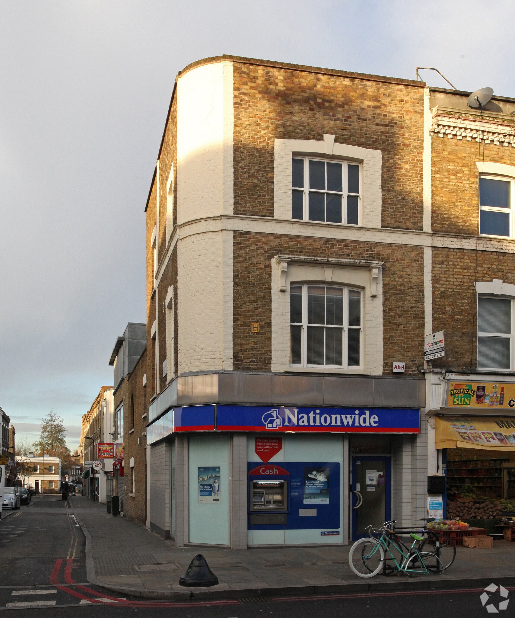 71 Kingsland High St, Londres à louer Photo principale- Image 1 de 4