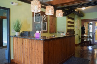 92 N Summit St, Southington, CT for lease Interior Photo- Image 1 of 11