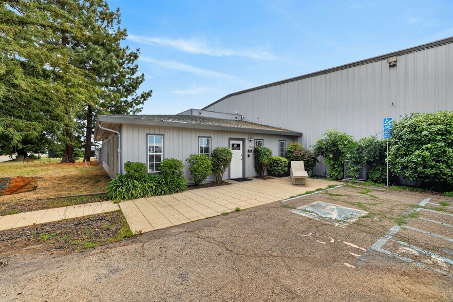 1260 Furneaux Rd, Olivehurst, CA à vendre - Photo du bâtiment - Image 3 de 6