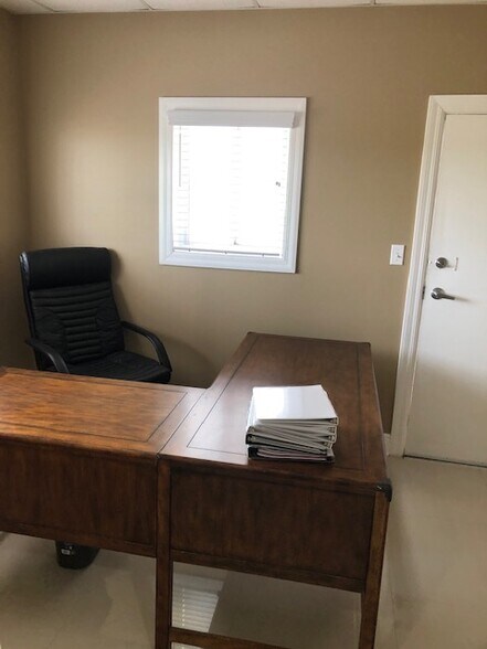 3240 Airfield Dr E, Lakeland, FL à louer - Photo du bâtiment - Image 2 de 4