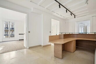 79 Rue Jouffroy D'Abbans, Paris à louer Photo du bâtiment- Image 1 de 7