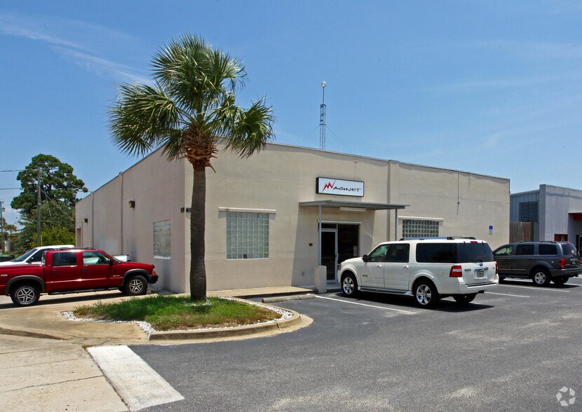 125 Ferry Rd SE, Fort Walton Beach, FL à louer - Photo du bâtiment - Image 3 de 39