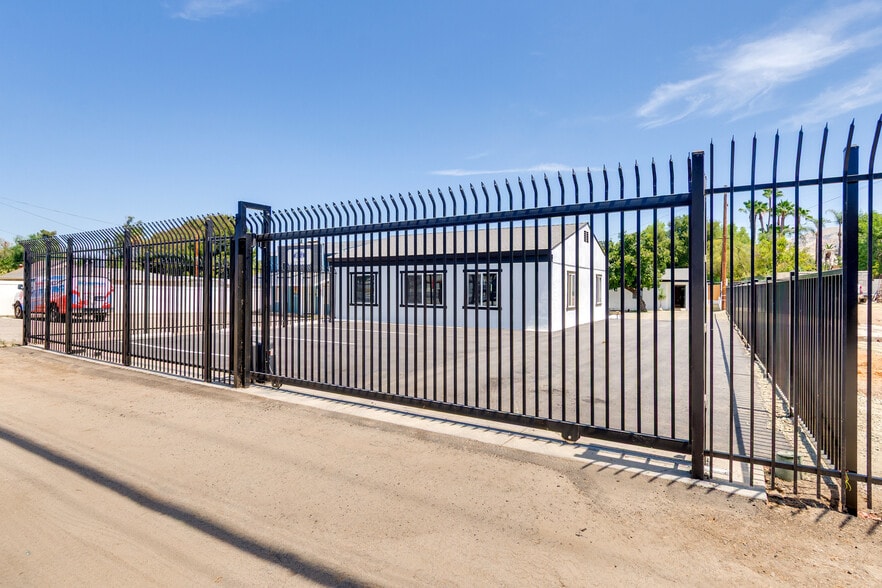 19620 Temescal Canyon Rd, Corona, CA for sale - Building Photo - Image 1 of 27