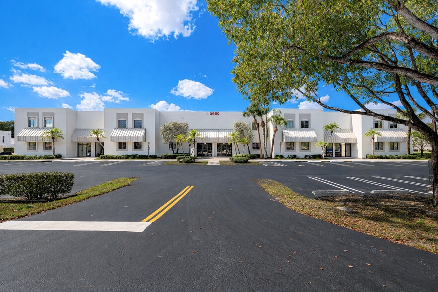 3650 Coral Ridge Dr, Coral Springs, FL for sale - Primary Photo - Image 1 of 48